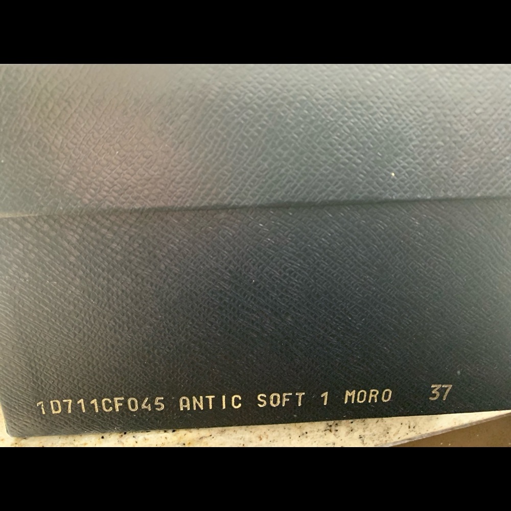 Authentic PRADA shoes - Picture 13 of 14